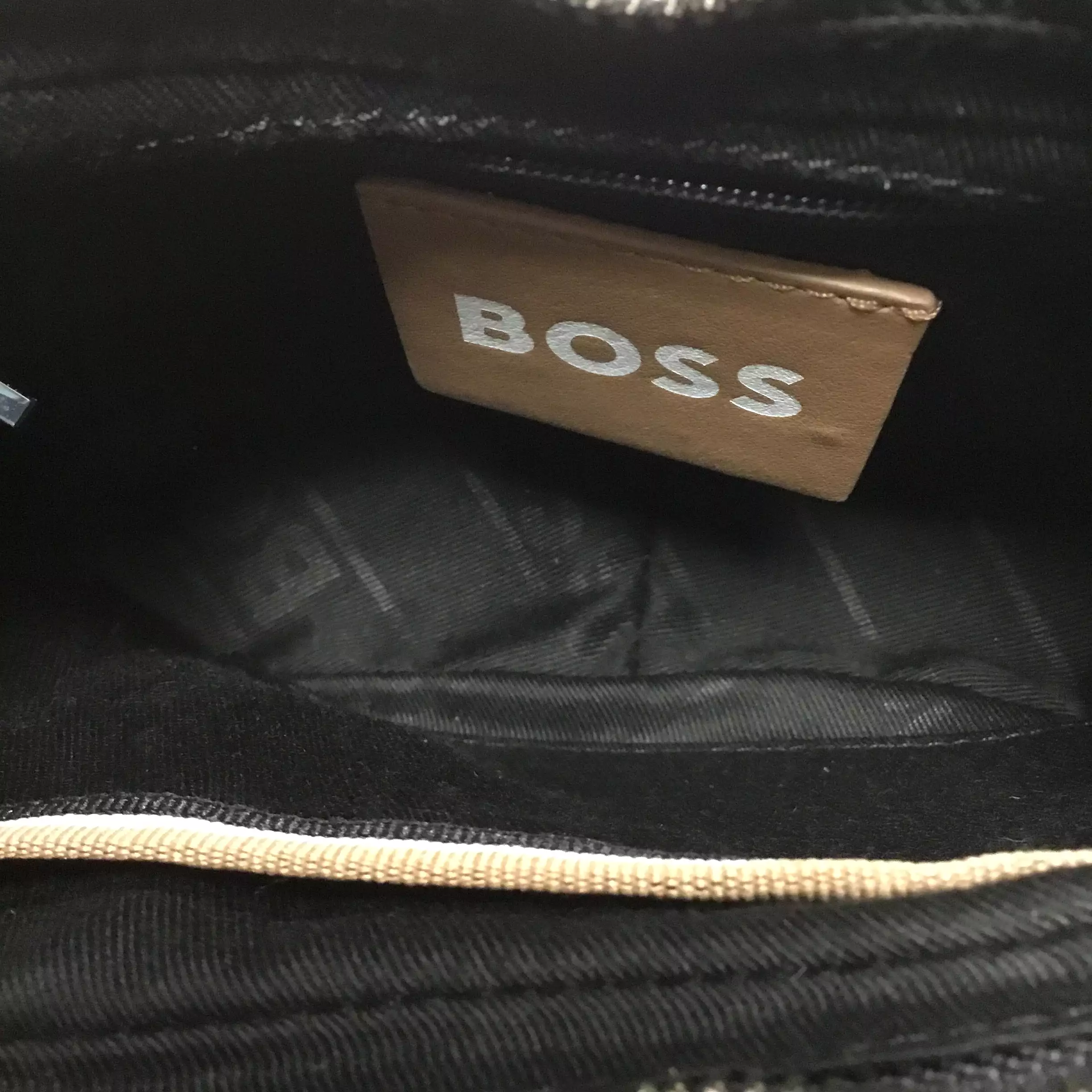 Crossbody Designer By Hugo Boss  Size: Small