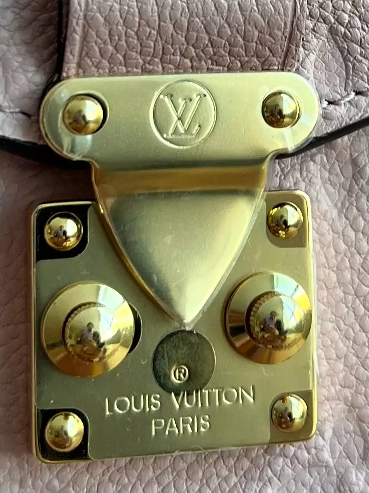 Louis Vuitton Pochette Metis Bag