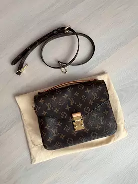 Louis Vuitton Pochette Metis Bag