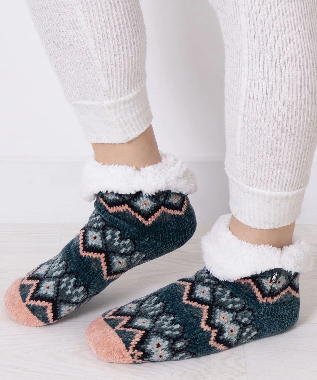 Totes toasties Ladies Crop Chenille Knit Slipper Socks