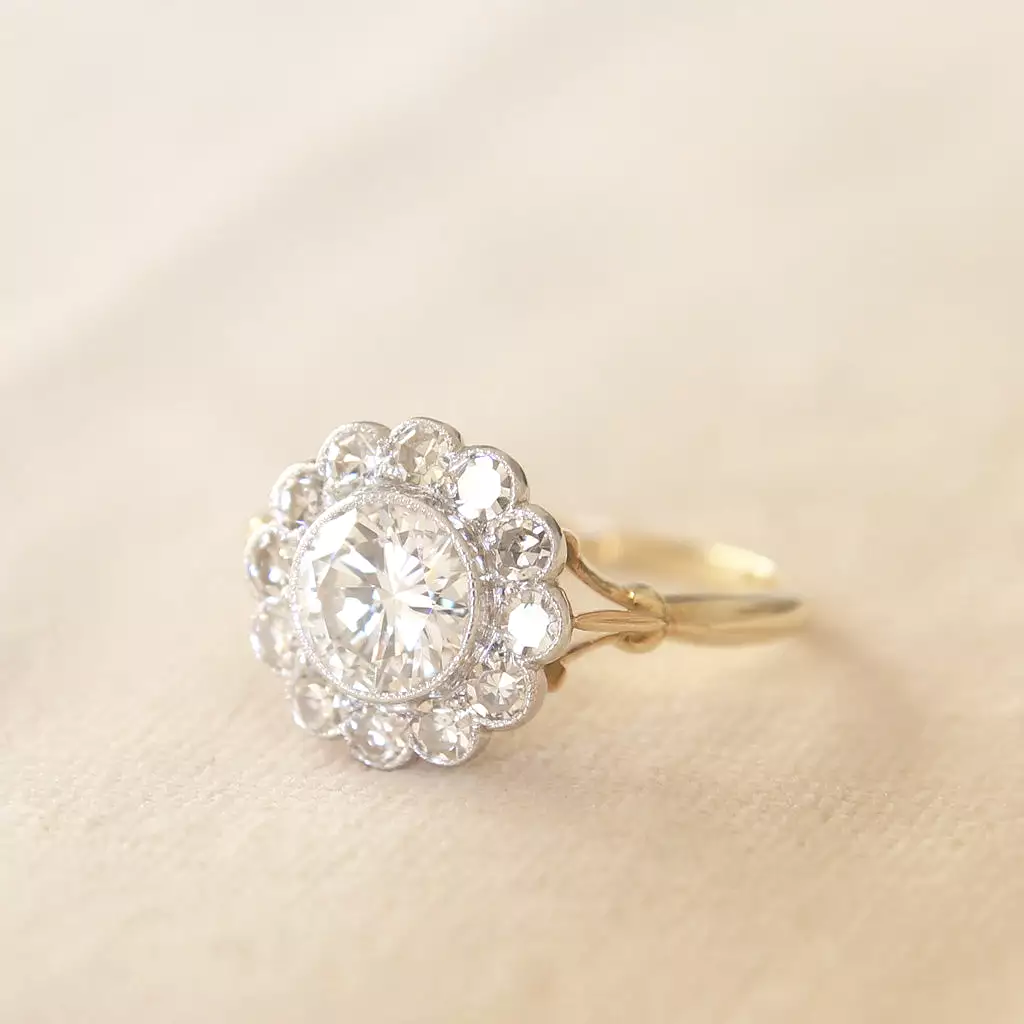 Vintage 1.43 Carat Brilliant Cut Diamond Daisy Cluster