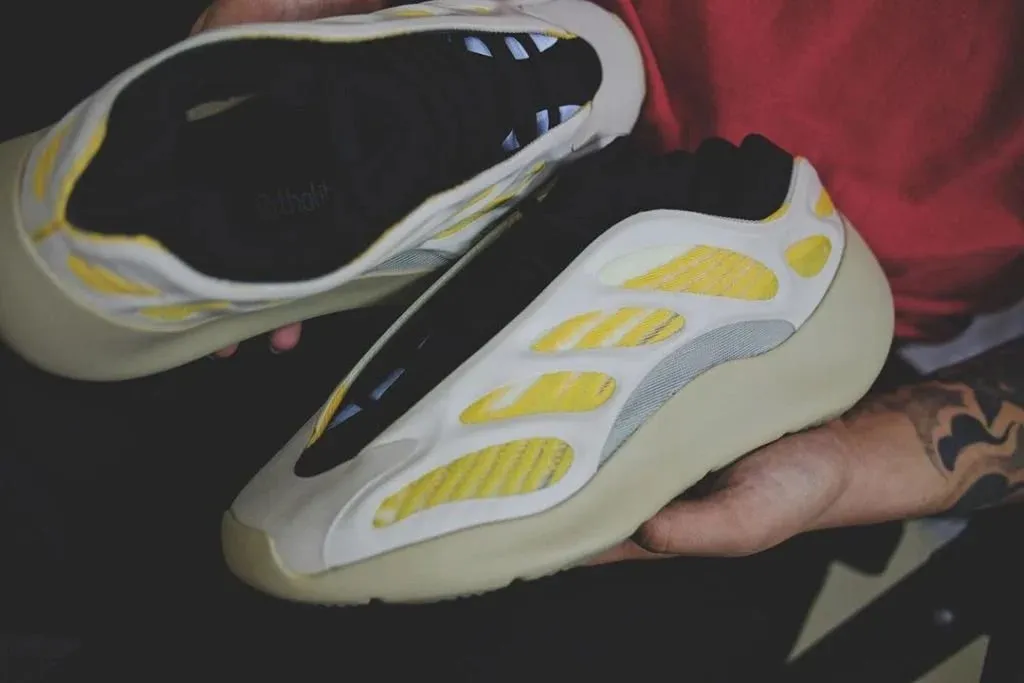 YEEZY 700 V3 “SAFFLOWER”